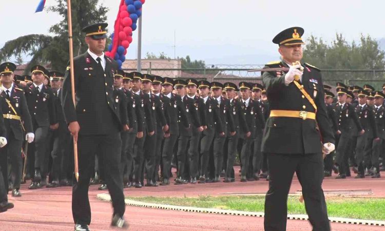 Ayrıntılar Netleşti: 1.228 Astsubay Adayı Mezuniyet Coşkusu Yaşadı - Son Dakika Haberleri | İşte Tüm Ayrıntıla