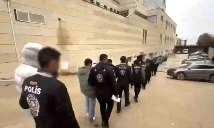 1,4 milyar liralık siber dolandırıcılığa 13 tutuklama - Haberleri: Gelişmeler Takip Ediliyor