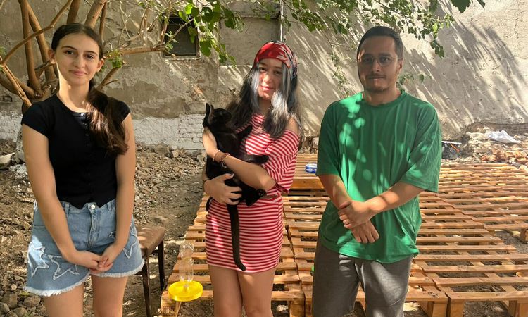 Son Gelişme: 13 yaşındaki Bade, 3D yazıcıyla ürettiği mama kaplarıyla Kedi Mahallesi'ne destek oldu - Haberler