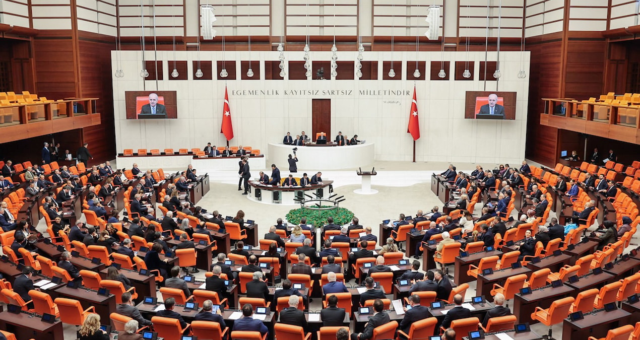 Kritik Açıklama: 15 maddelik paket yayınladılar: Türkiye'den gidenleri geri çağıracaklar - En Son Haber: Geliş