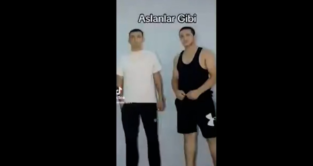 Sıcak Gündem: 16 yaşındaki Yusuf'u döner bıçaklarıyla öldüren katillerden ‘Ayaktayız' pozu - Haberleri: Gelişm