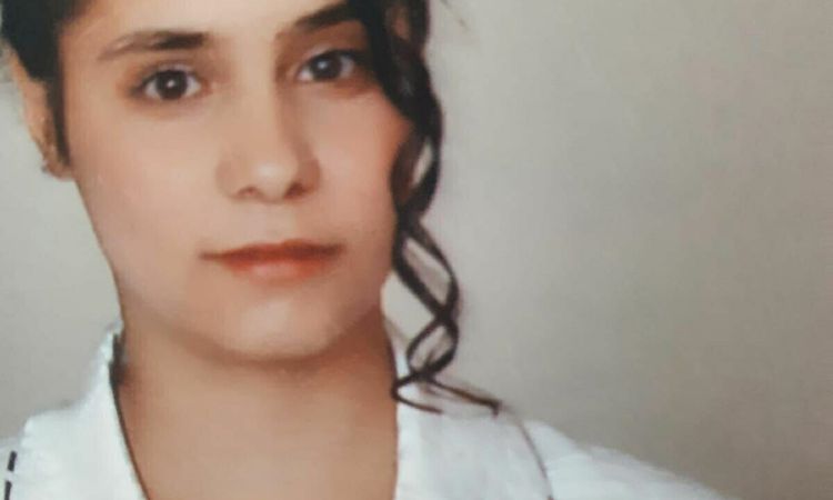 Sıcak Gündem: 17 yıl sonra cenazesine ulaşılan Ebru, gözyaşlarıyla toprağa verildi - Haberleri