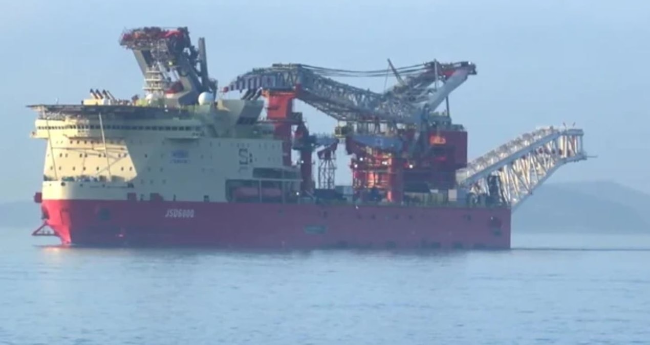 On the 215-meter giant Bosphorus: All traffic was stopped - News