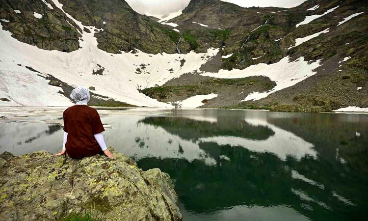 Hidden Sorrow at 3,149 Meters: The Story of a Battalion's Martyrdom Beneath the Lake