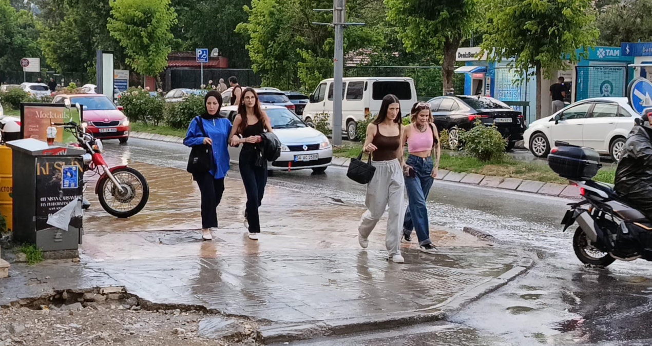 Ayrıntılar Netleşti: 3 gün boyunca sürecek! Sıcaklık düşecek, sağanak vuracak - En Son Haber