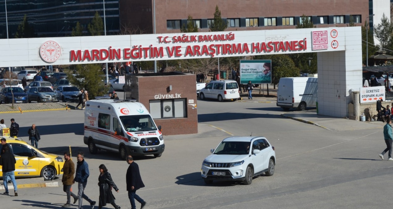 Sıcak Gündem: 3'üncü kattan düşen 3 yaşındaki çocuk ağır yaralandı - Son Dakika ve Merak Edilenler
