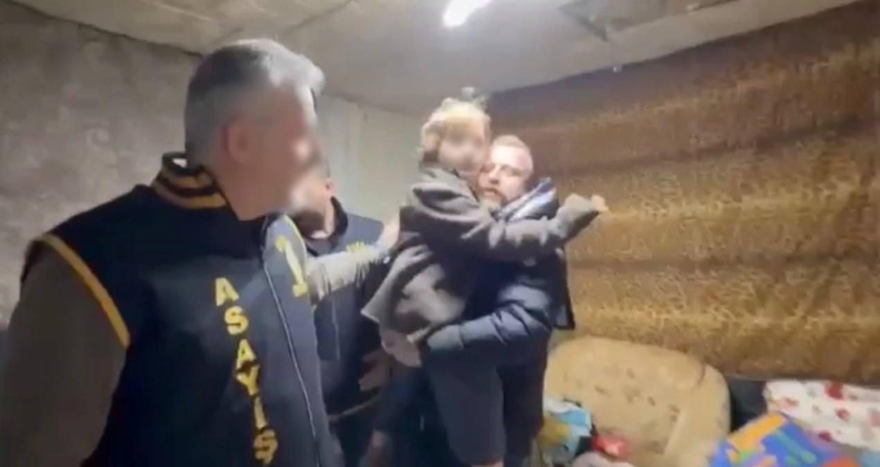 Ayrıntılar Netleşti: 7 yıl esir tutulan küçük çocuk adını bile bilmiyormuş! - En Son Haber: Gelişmeler Takip E