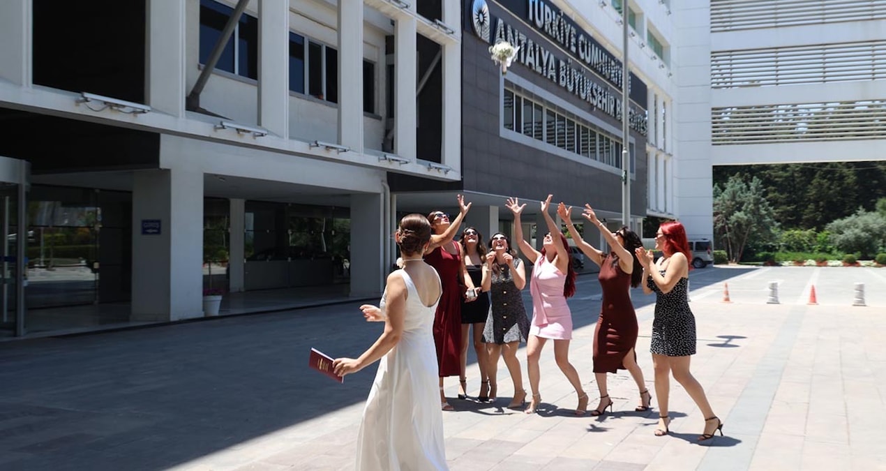 Ayrıntılar Netleşti: 71 çift, 06.06.2026 tarihinde dünya evine girdi - Son Dakika Haberleri: Gelişmeler Takip
