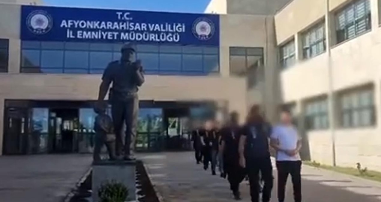Sıcak Gündem: 8 ilde sahte araç ilanı dolandırıcı operasyonunda 11 kişi yakalandı - En Son Haber: Gelişmeler T