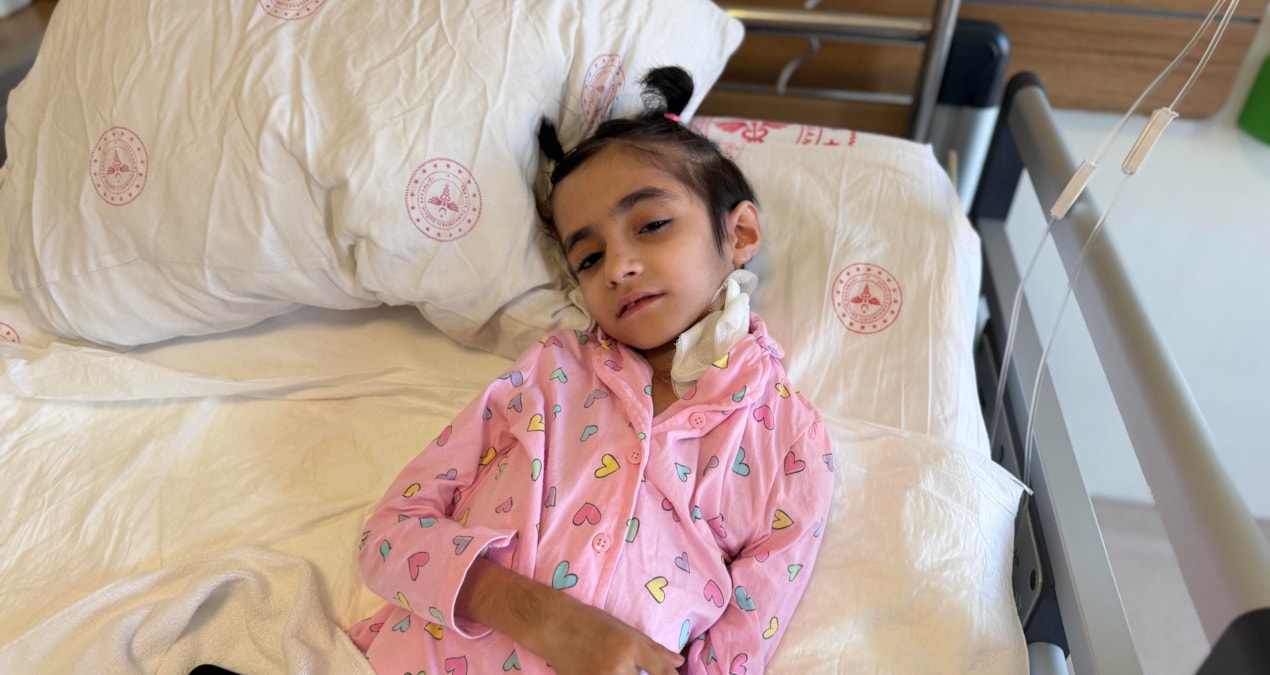 Gündemden Son Bilgiler: 8 yaşındaki Fatma'nın boynundan çıkanlar tıp tarihine girdi - En Son Haber - Son Dakik