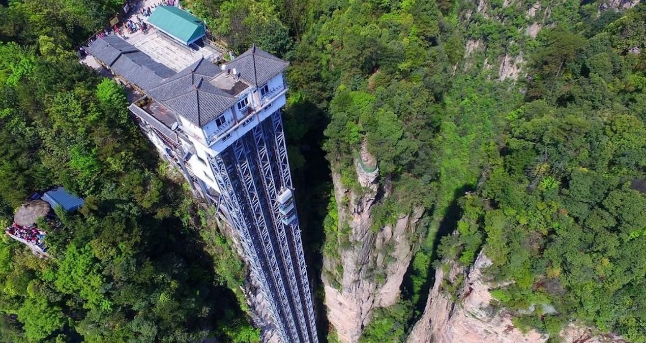 Takes you to the top of the mountain in 88 seconds: This elevator has only two floors - Last Minute