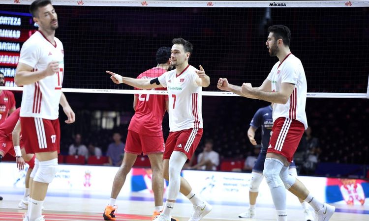 Son Gelişme: A Milli Erkek Voleybol Takımı, tarihinde ilk kez Milletler Ligi'nde çeyrek finalde - Son Dakika H