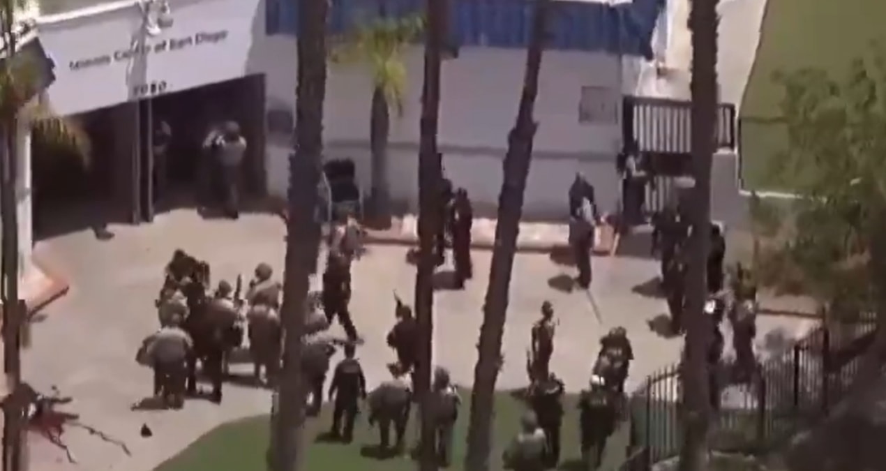 Sıcak Gündem: ABD'de camiye silahlı saldırı; 2 ölü çok sayıda yaralı var - Son Dakika ve Merak Edilenler