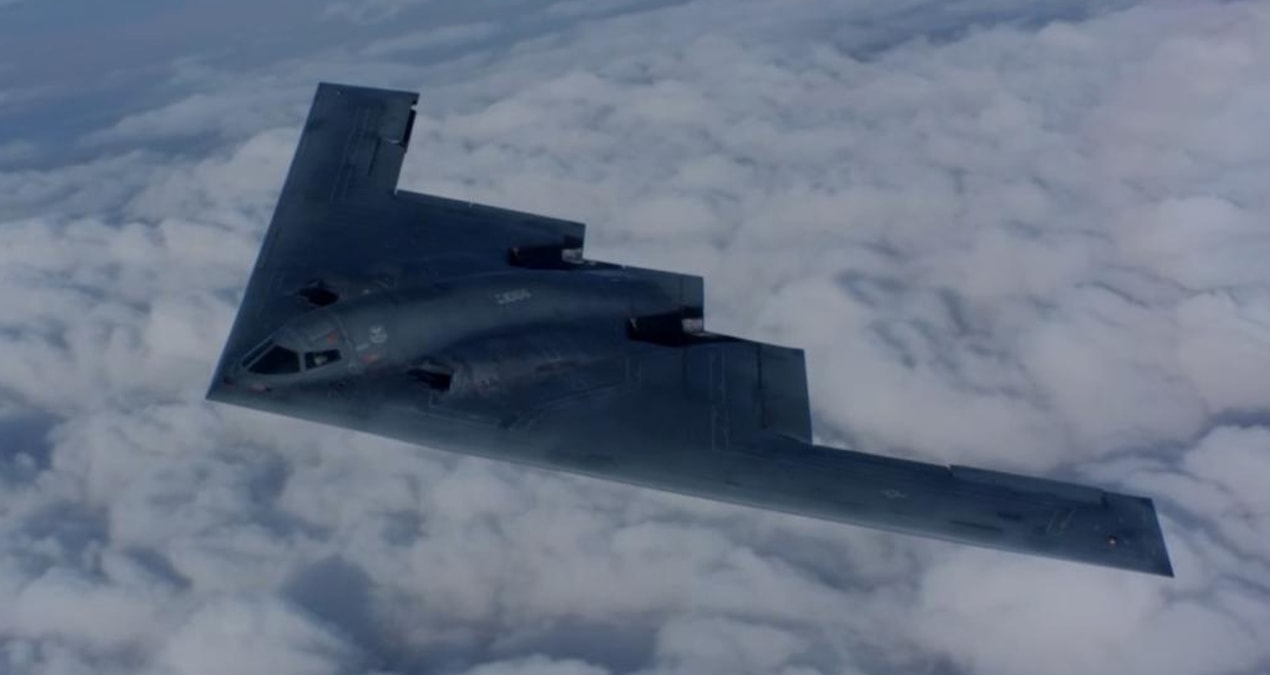 Kritik Açıklama: ABD görüntülerini paylaştı: B-2 bombardıman uçakları İran için havalandı - Son Dakika Haberle
