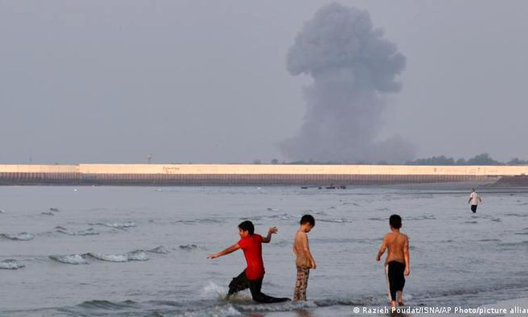 US-Iran conflict escalates: Tankers were hit in the Strait of Hormuz, Trump signaled blockade and new attack - Last Minute