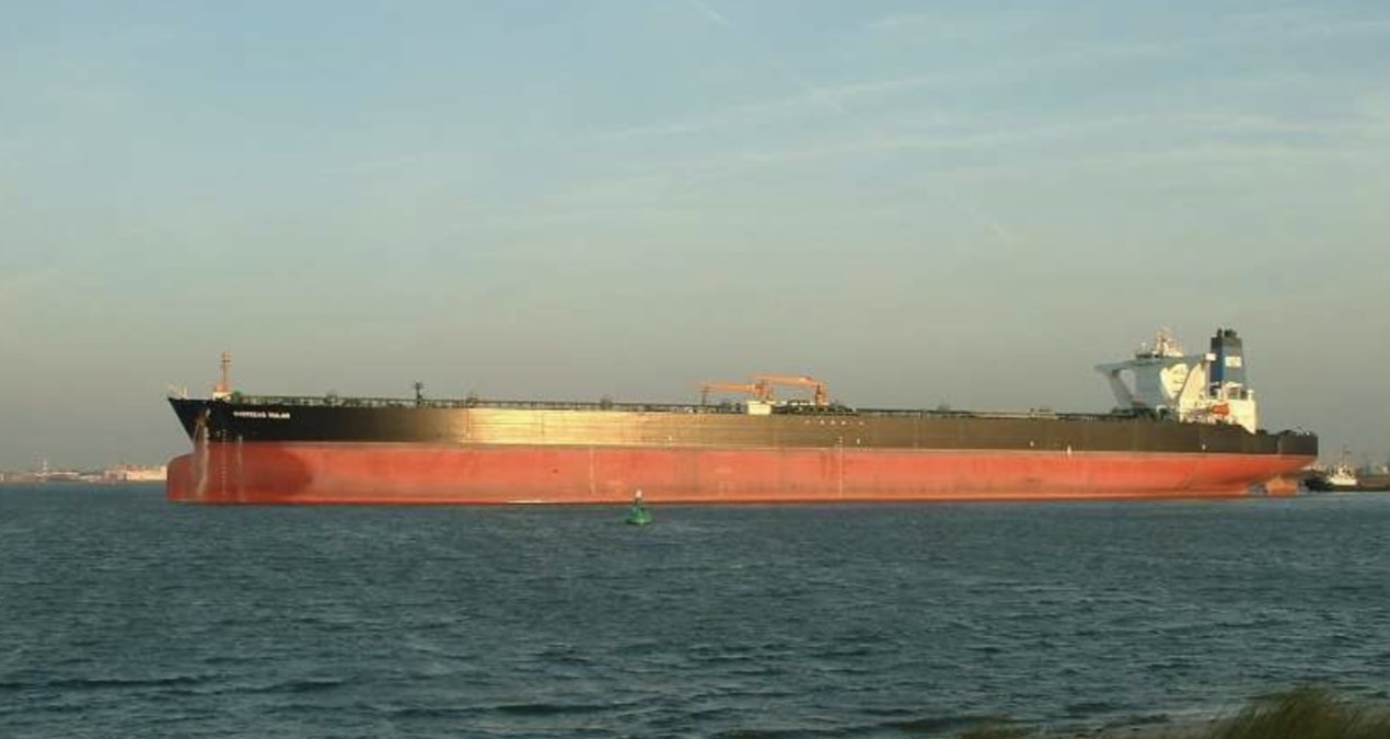 Ayrıntılar Netleşti: ABD ordusunun kovaladığı Türkiye menşeili şirkete bağlı tanker gövdesine Rus bayrağı çizd