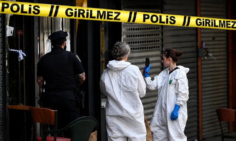 Gündemden Son Bilgiler: ABD'de restoranda düzenlenen silahlı taarruzda 3 kişi öldü, 2 kişi yaralandı - Son Dak