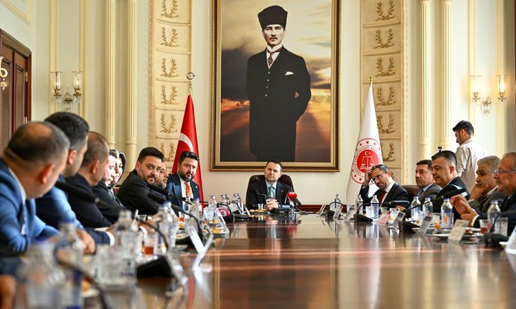 Sıcak Gündem: Adalet Bakanı Gürlek Nevşehir Heyetini Kabul Etti - Son Dakika