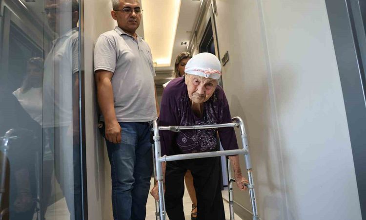 Sıcak Gündem: Adana'da 95 Yaşındaki Kadının Miras Arsası İçin '10 Daire' Vaadiyle Kandırıldığı İddiası - Haber