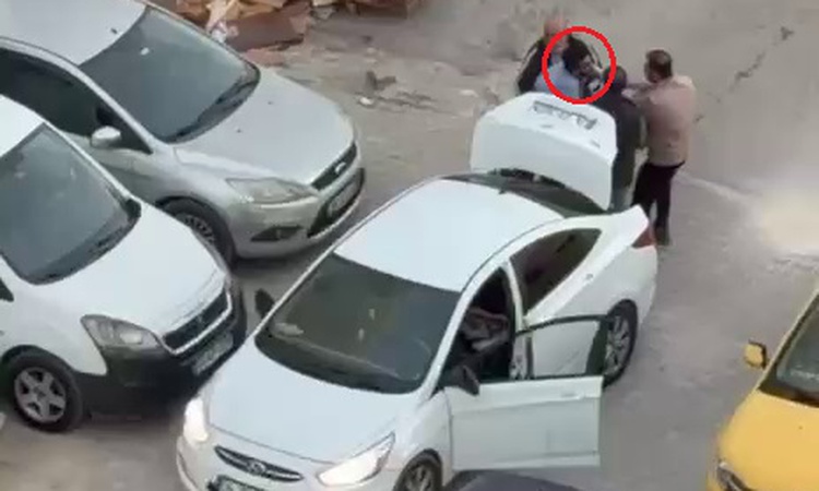 Adana Seyhan'da zorla bagaja konan kişi kaçırıldı, o anlar cep telefonuyla kaydedildi ve Merak Edilenler