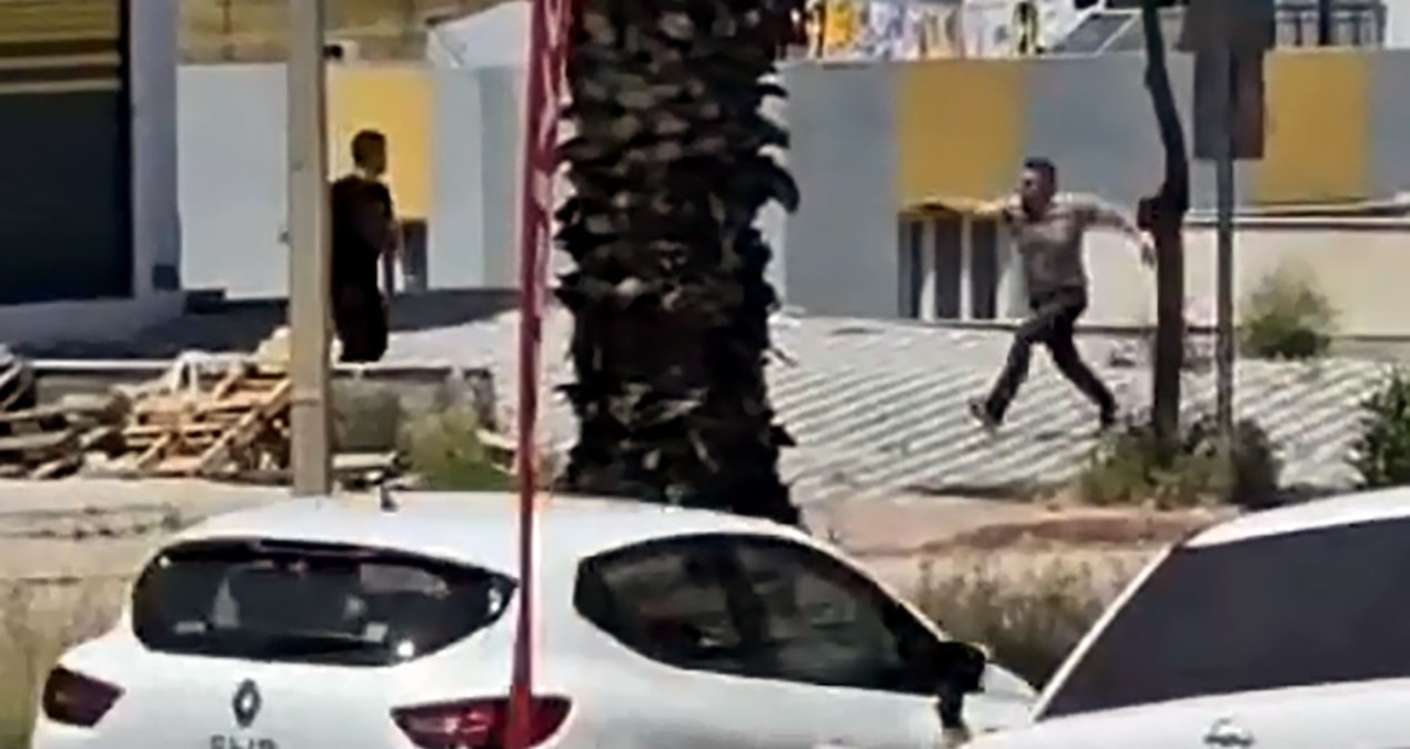 Ayrıntılar Netleşti: Adana’da sokak ortasında dehşet! Oğlunu öldürdü başında bekledi - Son Dakika: Gelişmeler