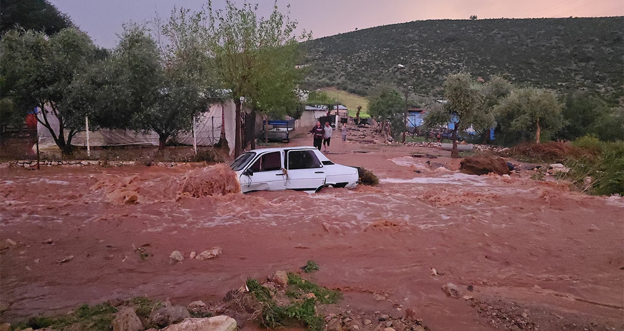 Ayrıntılar Netleşti: Adana'yı sel vurdu, sulara kapılan 1 kişi yaşamını yitirdi - Son Dakika Haberleri ve Mera
