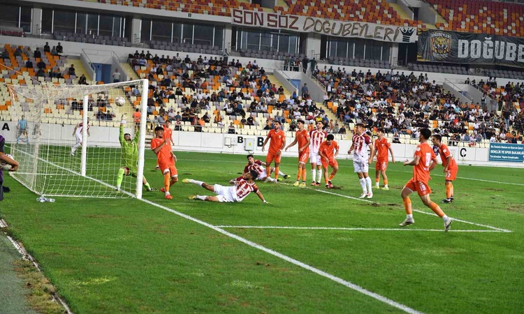 Adanaspor, Malatya Yeşilyurt Spor karşısında 8-0 yenilgi aldı: Gelişmeler Takip Ediliyor