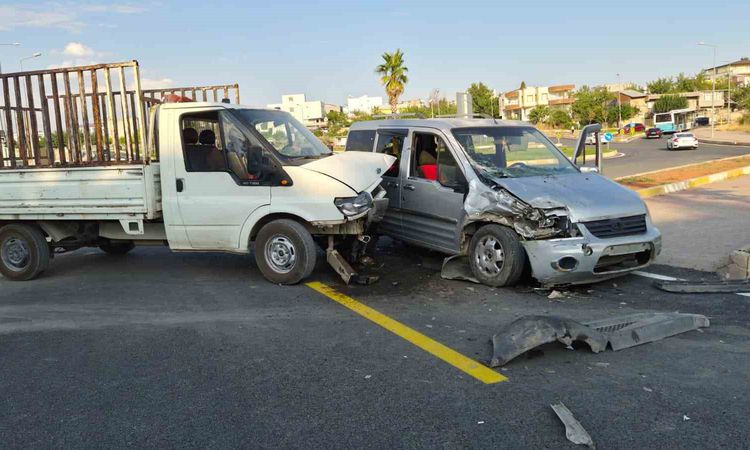 Adıyaman'da Kavşak Kazası: 1 Yaralı - Son Dakika Haberleri - Son Dakika Bilgileri