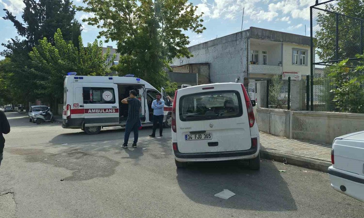 Adıyaman'da motosiklet ile kamyonet çarpıştı, 2 kişi hastaneye kaldırıldı ve Merak Edilenler