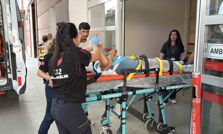 Gündemden Son Bilgiler: Adıyaman'da Motosiklet Kazası: 2 Yaralı - Haberleri | İşte Tüm Ayrıntılar