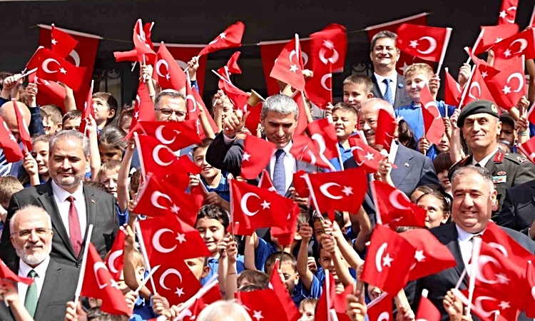 Afyonkarahisar’da 142 bin 535 öğrenci ders başı yaptı ve Merak Edilenler