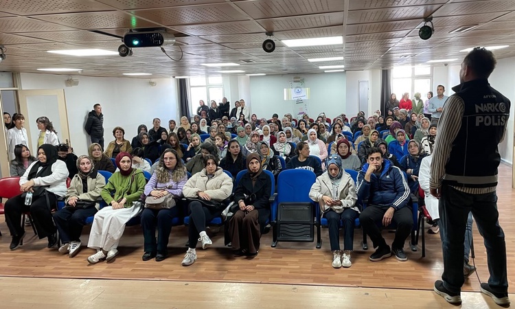 Afyonkarahisar'da 265 anne ve anne adayına uyuşturucu bilgilendirmesi yapıldı: Gelişmeler Takip Ediliyor