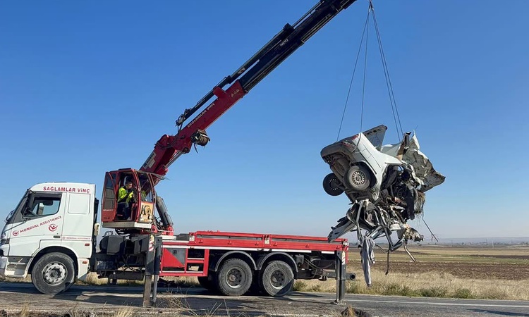 Afyonkarahisar Emirdağ'da iki otomobil çarpıştı, 4 kişi öldü 4 kişi yaralandı | İşte Tüm Ayrıntılar