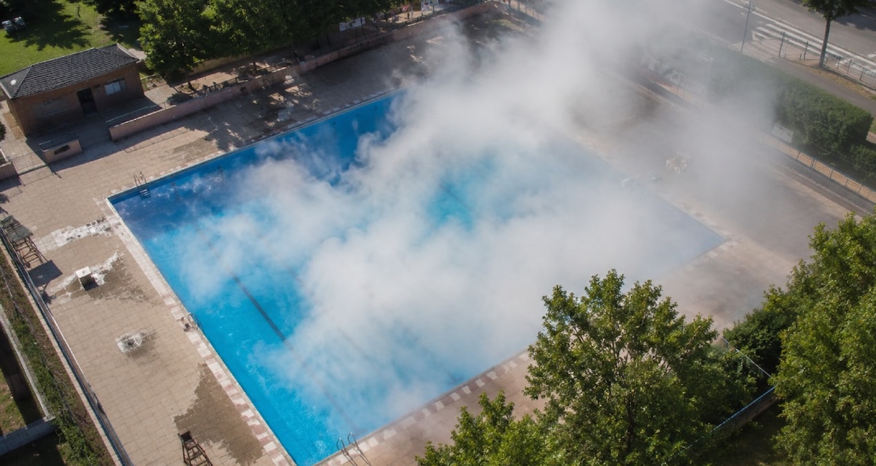 Hot Development: Poisonous gas alarm in the municipality pool: 17 people were poisoned, the public was called to stay at home and Latest Developments