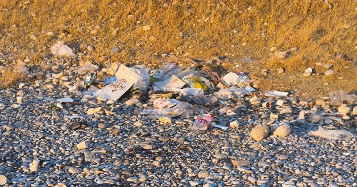 Hot Development: Pollution on Van's blue flag beach