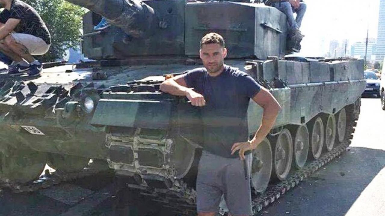 One of the unforgettable shots of July 15: Tank Tosic (Details)