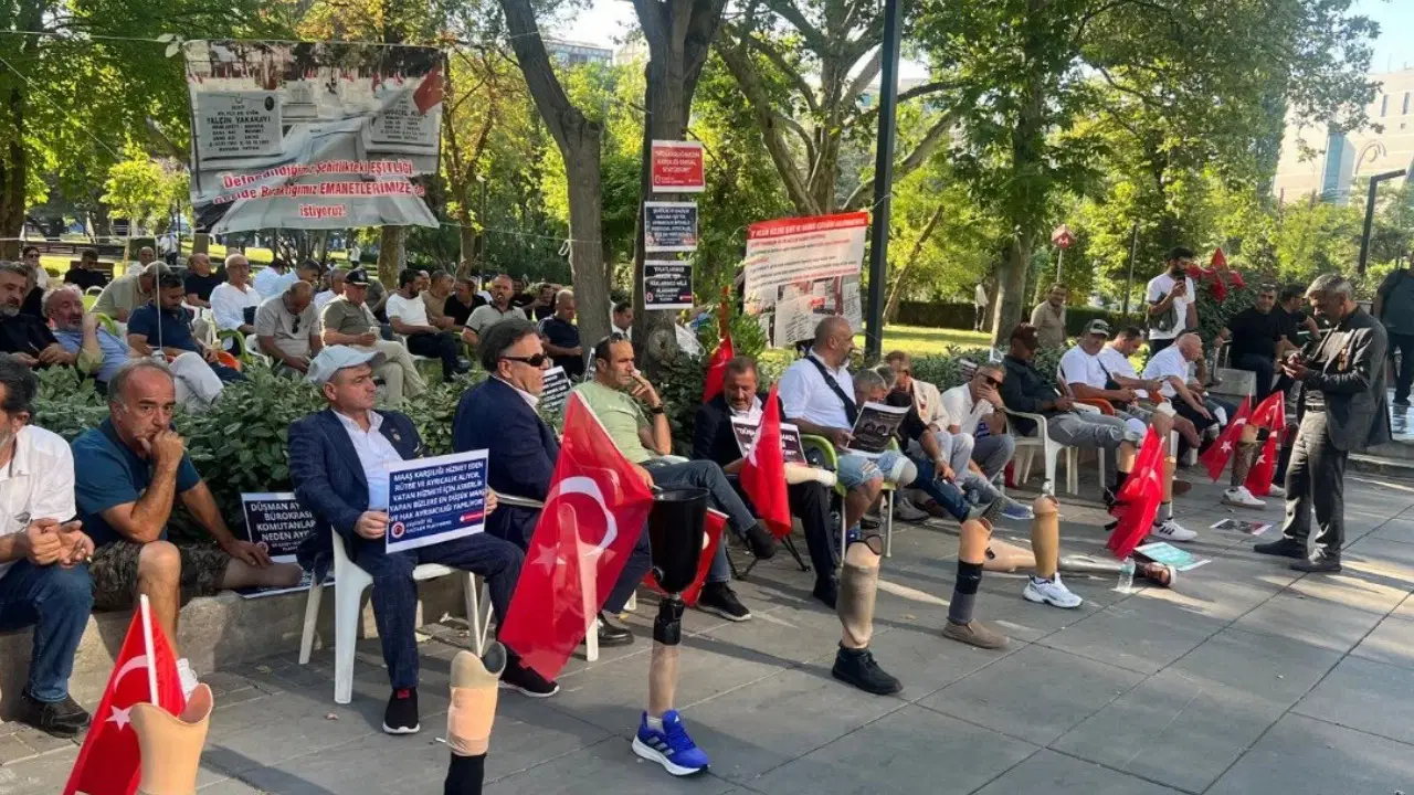 Analysis | Families of private veterans and martyrs are in Güvenpark: 'We will not leave until our rights are given' (Details)