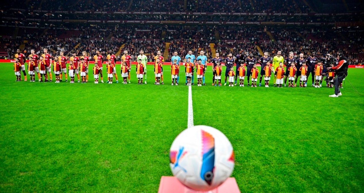 Agenda - A return to the past during match hours in the Super League! Clubs requested, returned at 19.00
