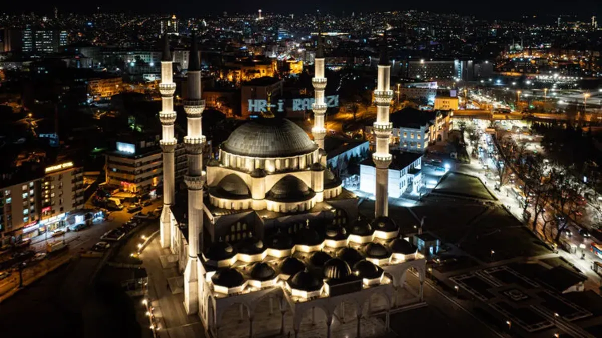 Agenda - Sela sounds were heard from 90 thousand mosques! President Erdoğan: May the souls of all our martyrs rest in peace