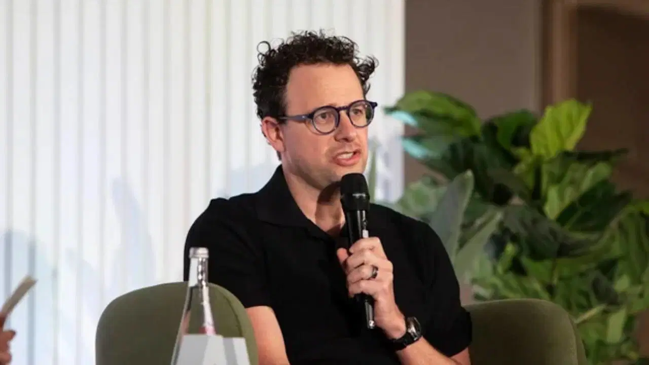 Breaking Development: Claude Contradicts Its Own CEO