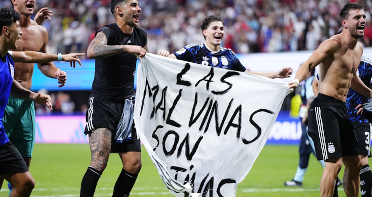 Hot Development: Argentina is in the final, the banner opened at the end of the match caused a stir: Political message became trending: Here are the Details