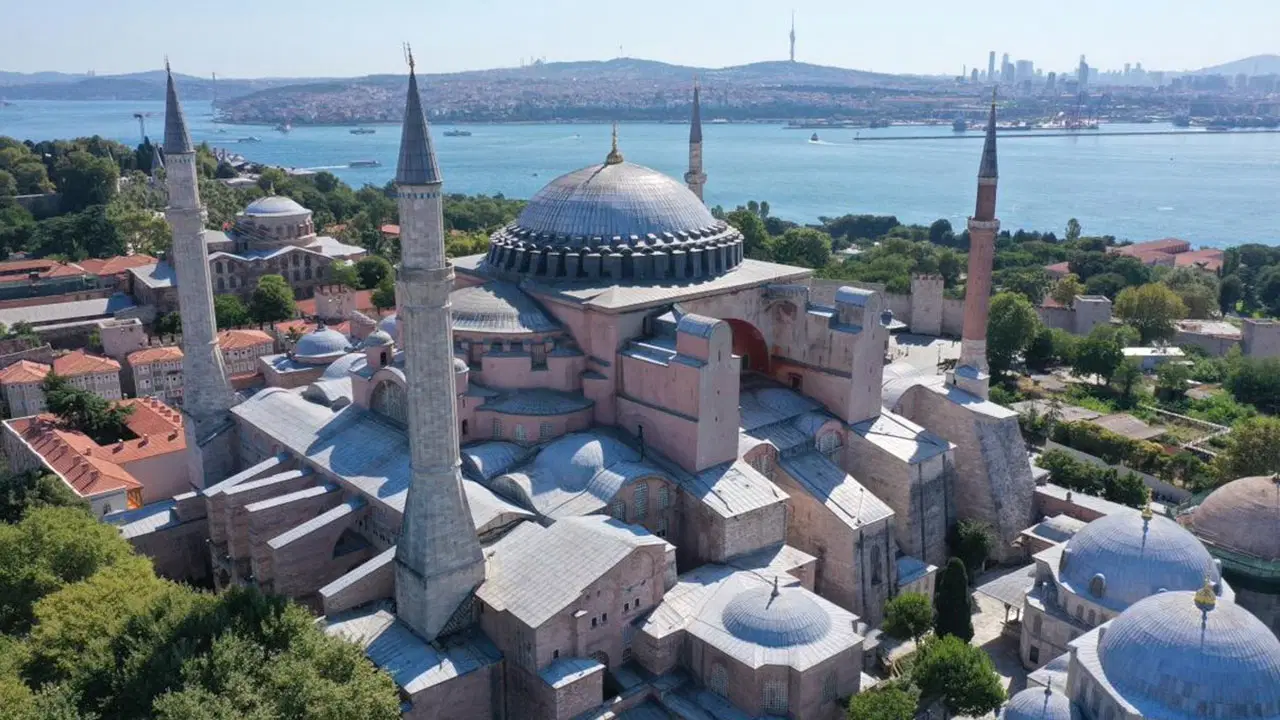 2 tourists who read the Bible out loud in Hagia Sophia are in Detention (Details)