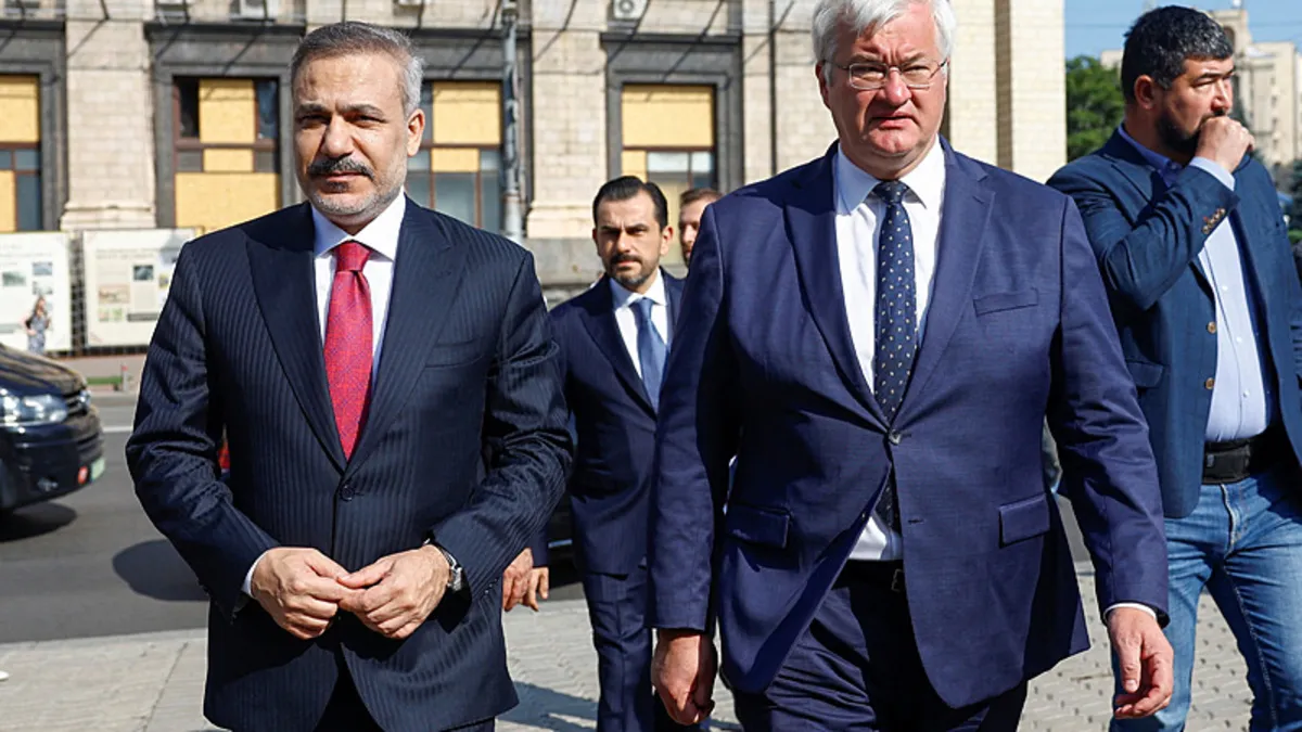 Latest Development: BREAKING NEWS| Negotiation message from Minister Fidan and his Ukrainian counterpart: Zelenskiy and Putin pointed to Istanbul for their meeting