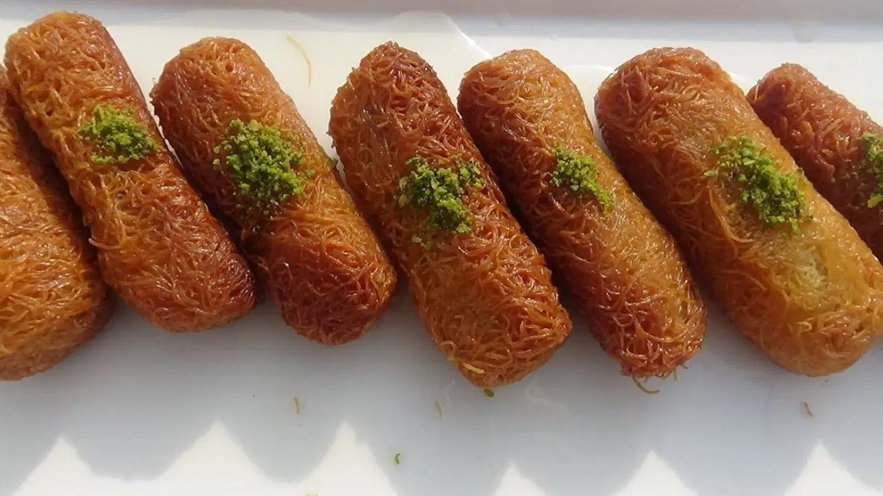 Agenda - Crispy on the outside, full of walnuts on the inside: Kadayıf stuffed recipe that absorbs the sherbet completely: Here are the Details