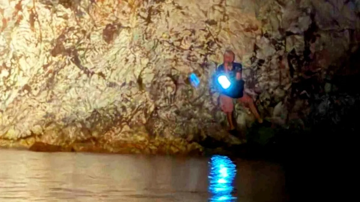 Agenda - Islands Coast Guard teams rescued the old man who was stuck on the rocks for hours (Details)