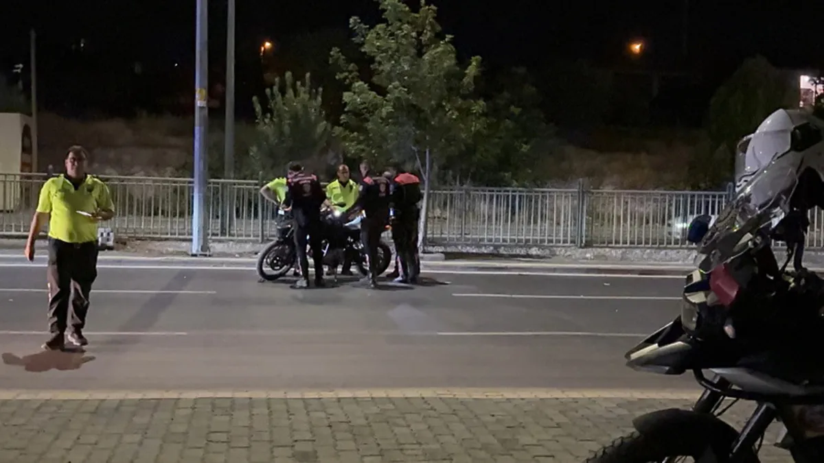 Kritik Açıklama: Kayseri'de motosikletli polis kaza yaptı: 1 yaralı: İşte Ayrıntılar | İşte Tüm Ayrıntılar