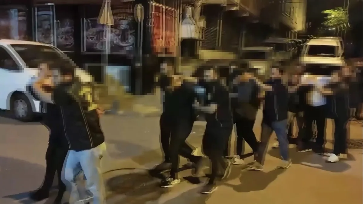 Son Gelişme: Bağcılar’da akılalmaz uyuşturucu operasyonu: Böyle ele verdiler! 'Yan dairedekileri de aldılar mı