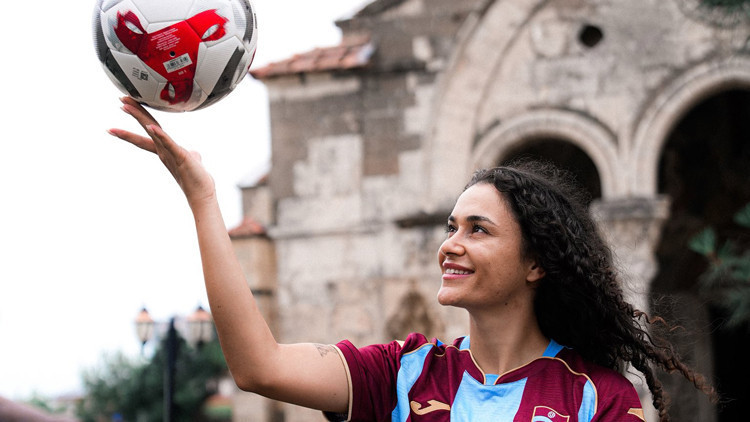 Gündemden Son Bilgiler: Trabzonspor Kadın Futbol Takımı'ndan transfer!: İşte Ayrıntılar | İşte Tüm Ayrıntılar