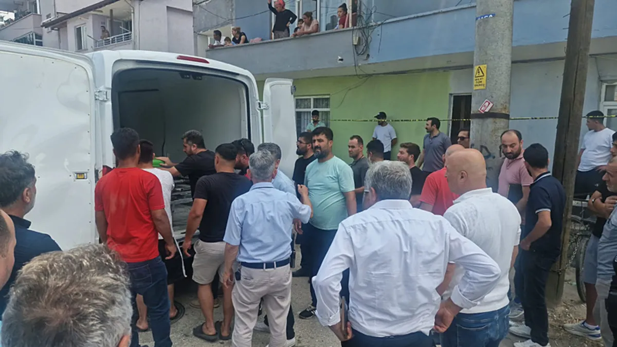 Gündemden Son Bilgiler: Son Gelişme: Arkadaşının elindeki tabanca ateş alınca olanlar oldu: 20 yaşındaki genç