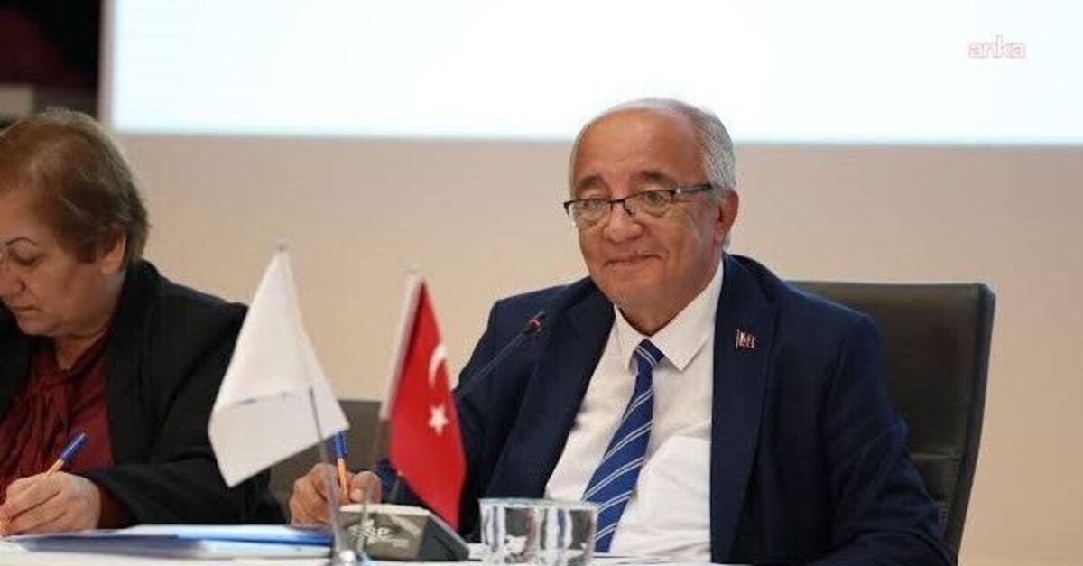 Kritik Açıklama: CHP'den istifa etti ve Son Gelişmeler: Gelişmeler Takip Ediliyor